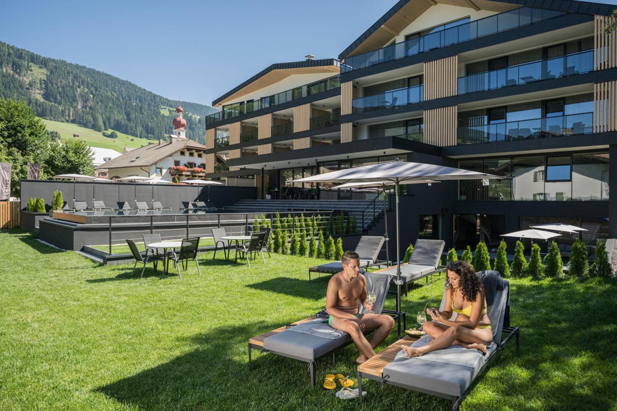 Montanaris Alpine - Active - Relax Hotel Niederdorf Buitenkant foto
