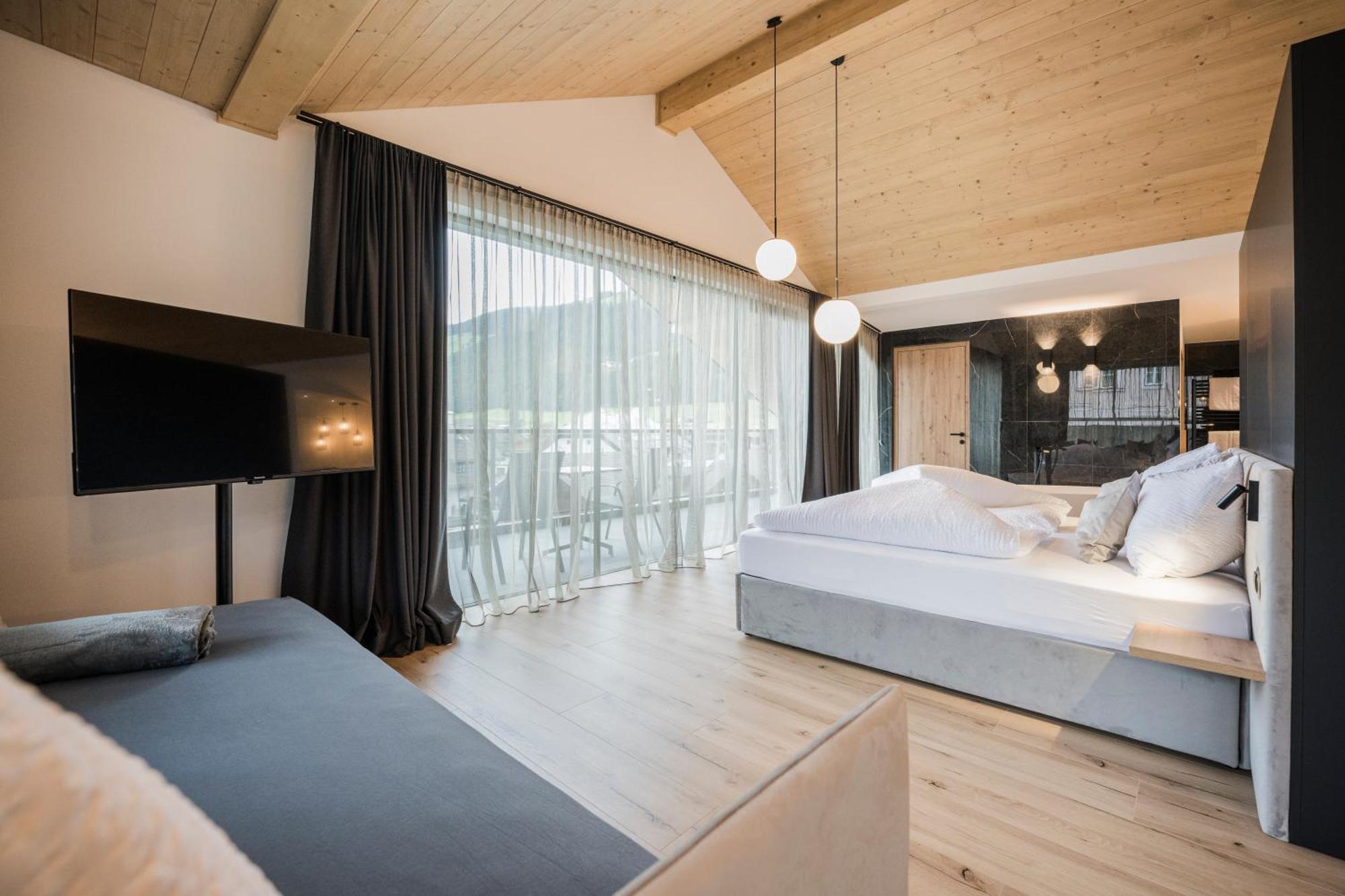 Montanaris Alpine - Active - Relax Hotel Niederdorf Buitenkant foto