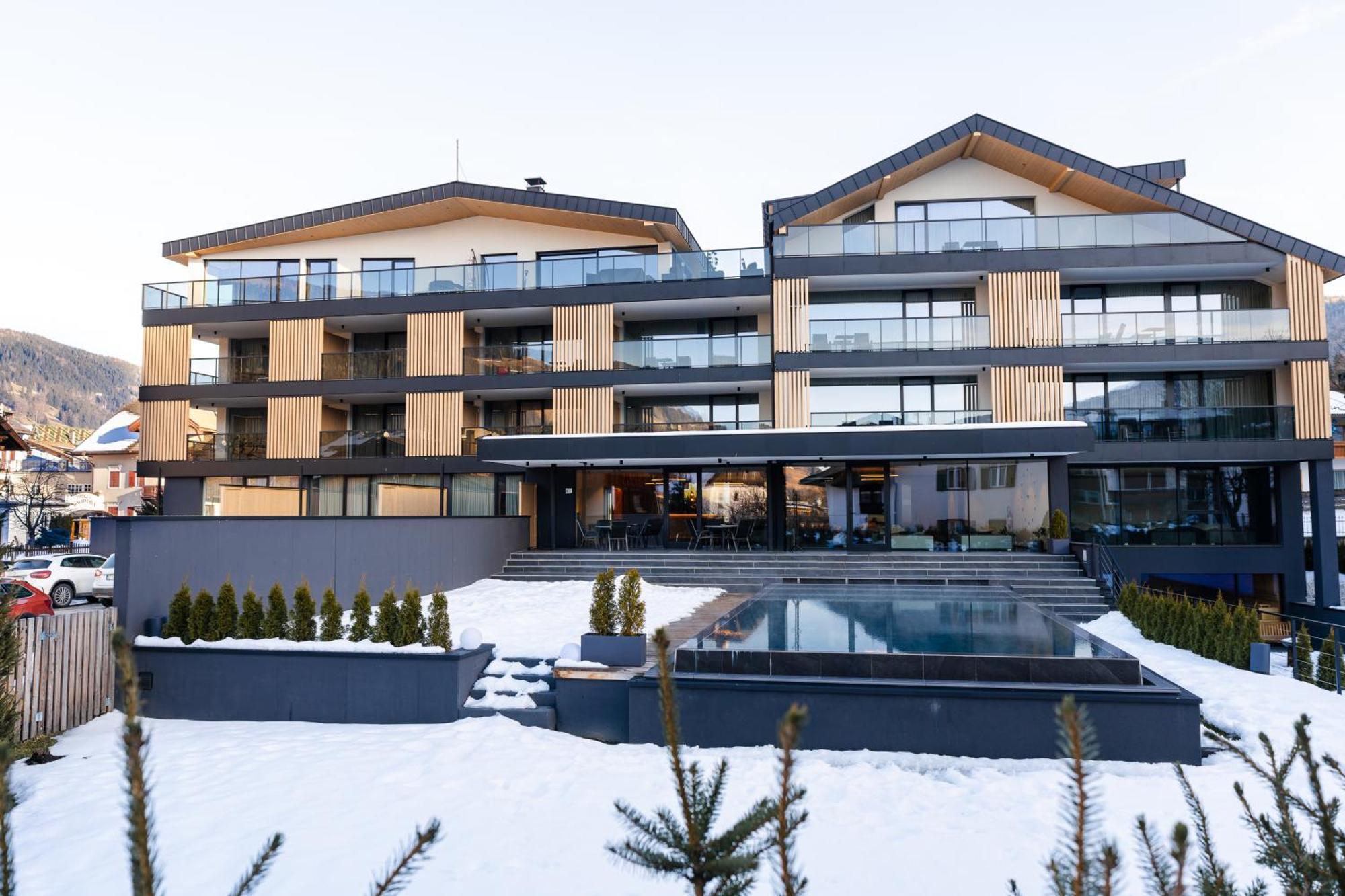 Montanaris Alpine - Active - Relax Hotel Niederdorf Buitenkant foto